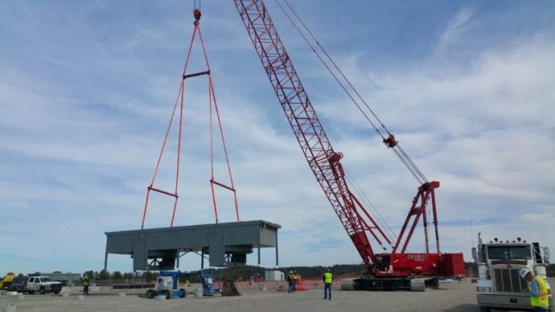 A guide to hiring a crane rental service for your construction project